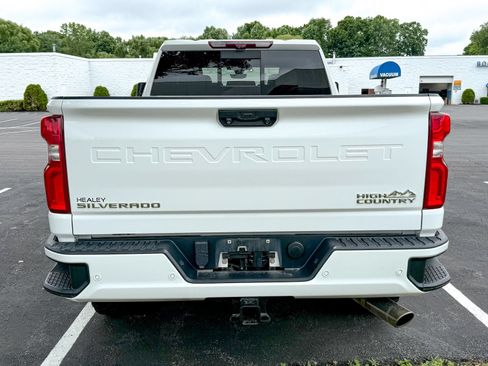 Used 2020 Chevrolet Silverado 2500 High Country w/ Z71 Off-Road Package AWD/4WD image 5