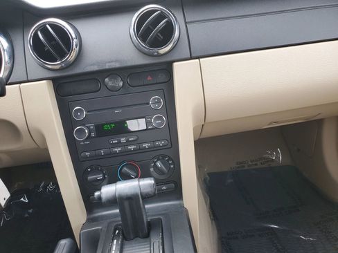 Used 2009 Ford Mustang Deluxe Convertible 2D image 34