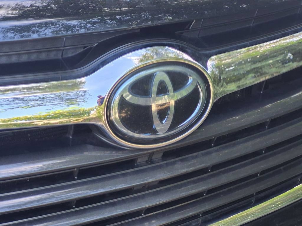Used 2016 Toyota Highlander Limited Platinum AWD/4WD image 10