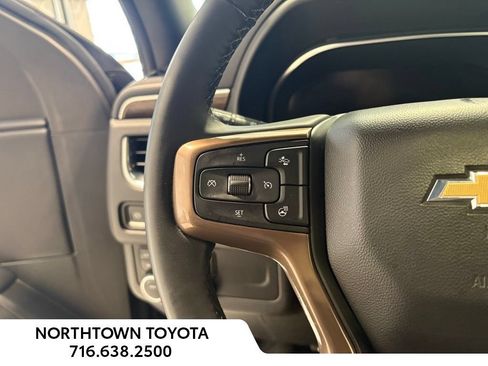 Used 2023 Chevrolet Suburban High Country AWD/4WD image 41