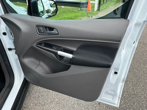 Used 2022 Ford Transit Connect XLT FWD image 12