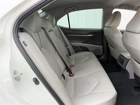 Used 2023 Toyota Camry SE image 30