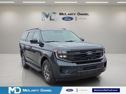 New 2025 Ford Expedition Active image 1