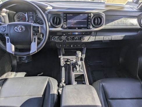 Used 2022 Toyota Tacoma Limited image 11
