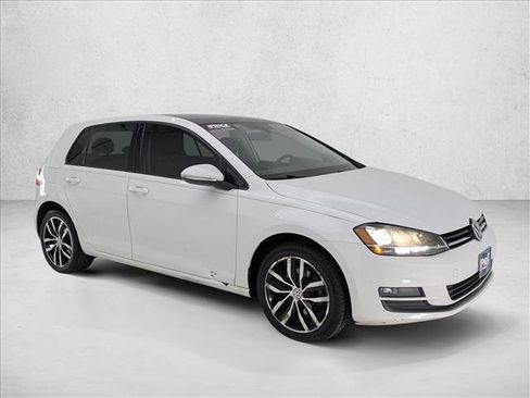 Used 2016 Volkswagen Golf SE w/ Lighting Package FWD image 3