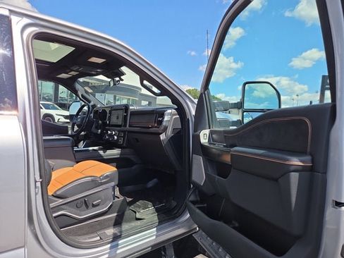 Used 2023 Ford F350 Platinum AWD/4WD image 15