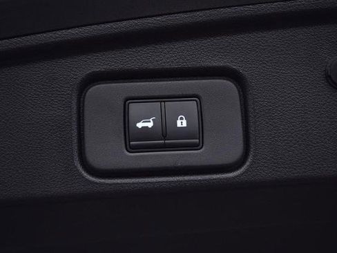 Certified 2024 Nissan Pathfinder SL image 30