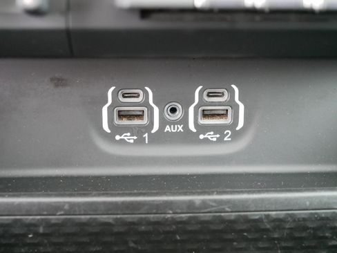 Used 2021 RAM 1500 Laramie image 31