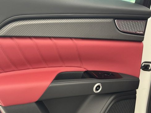 Used 2024 Maserati Grecale Trofeo image 20