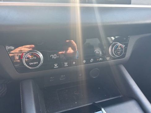 Used 2024 Mitsubishi Outlander SE image 19