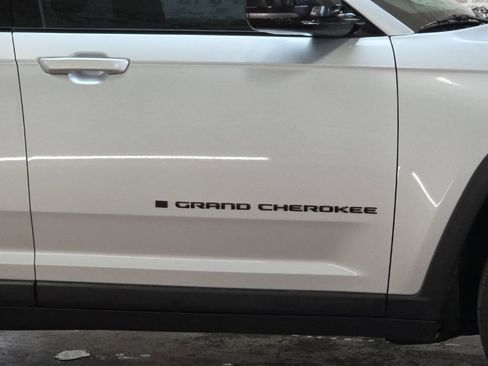 Used 2021 Jeep Grand Cherokee L Laredo AWD/4WD image 8