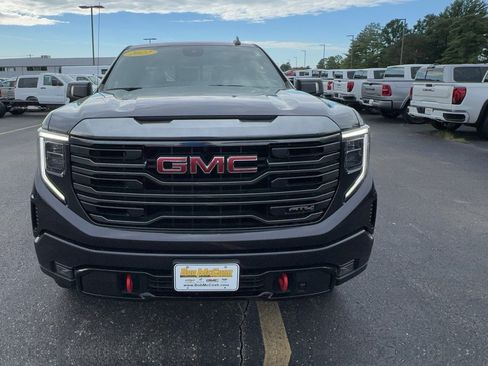 Certified 2022 GMC Sierra 1500 AT4 w/ AT4 Preferred Package AWD/4WD image 9