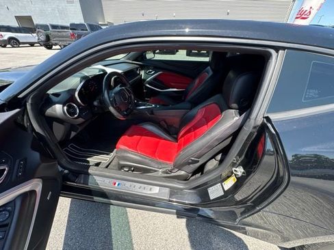 Used 2017 Chevrolet Camaro LT RWD image 13
