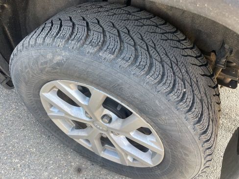 Used 2023 Jeep Grand Cherokee L Limited w/ Luxury Tech Group II image 5