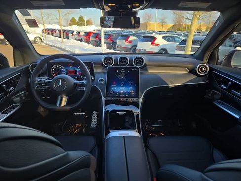 Used 2024 Mercedes-Benz GLC 300 4MATIC image 10