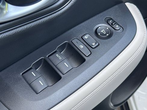 New 2026 Honda HR-V LX image 13