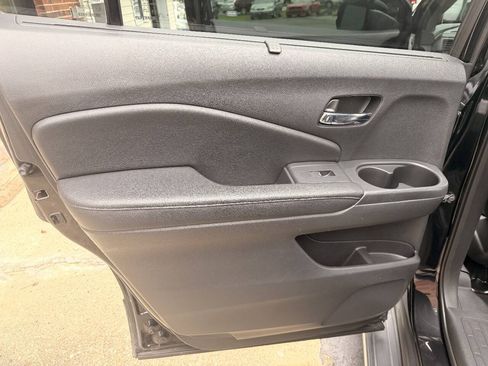 Used 2016 Honda Pilot Touring image 13