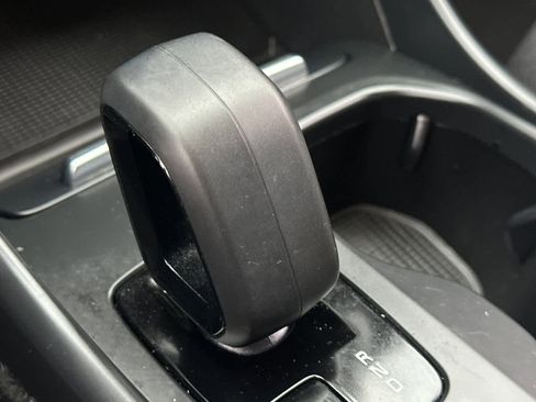 Used 2023 Volvo XC40 B4 Core w/ Convenience Package image 27