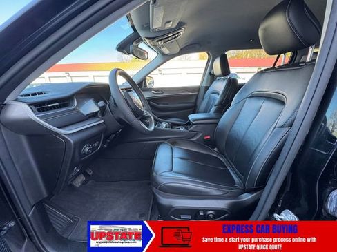 Used 2023 Jeep Grand Cherokee L Limited AWD/4WD image 7