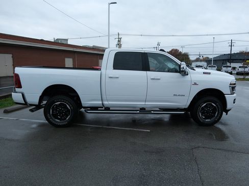 Used 2025 RAM 2500 Laramie image 2