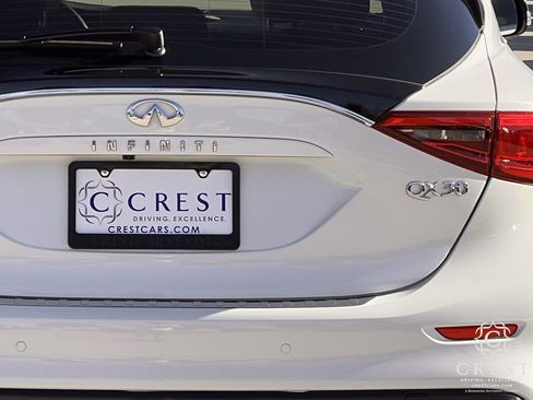 Used 2019 INFINITI QX30 w/ Cargo Package image 5