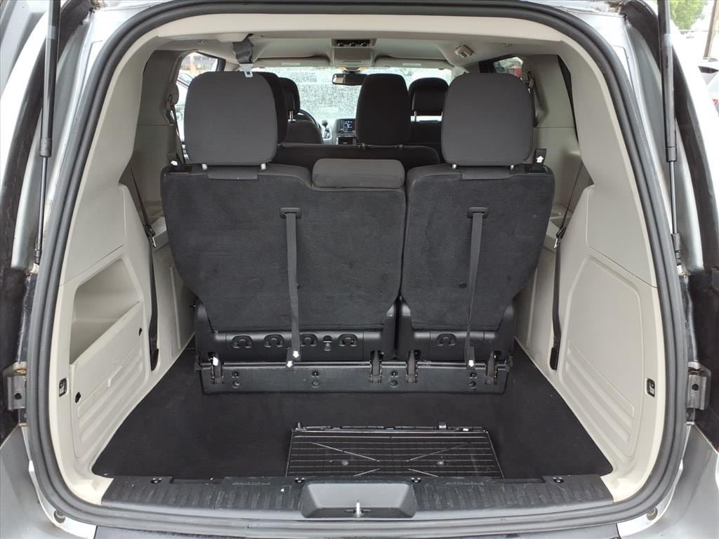Used 2018 Dodge Grand Caravan SE w/ UConnect Hands-Free Group FWD image 14