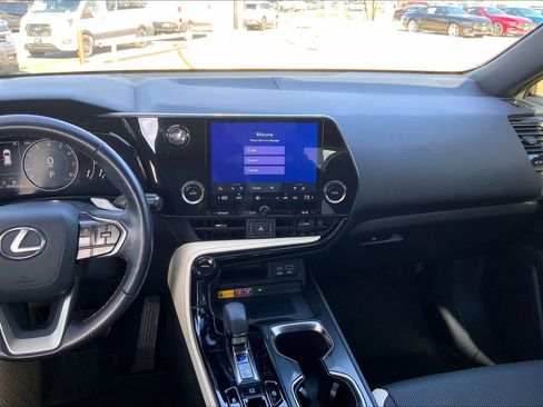 Used 2023 Lexus NX 250 Premium image 7