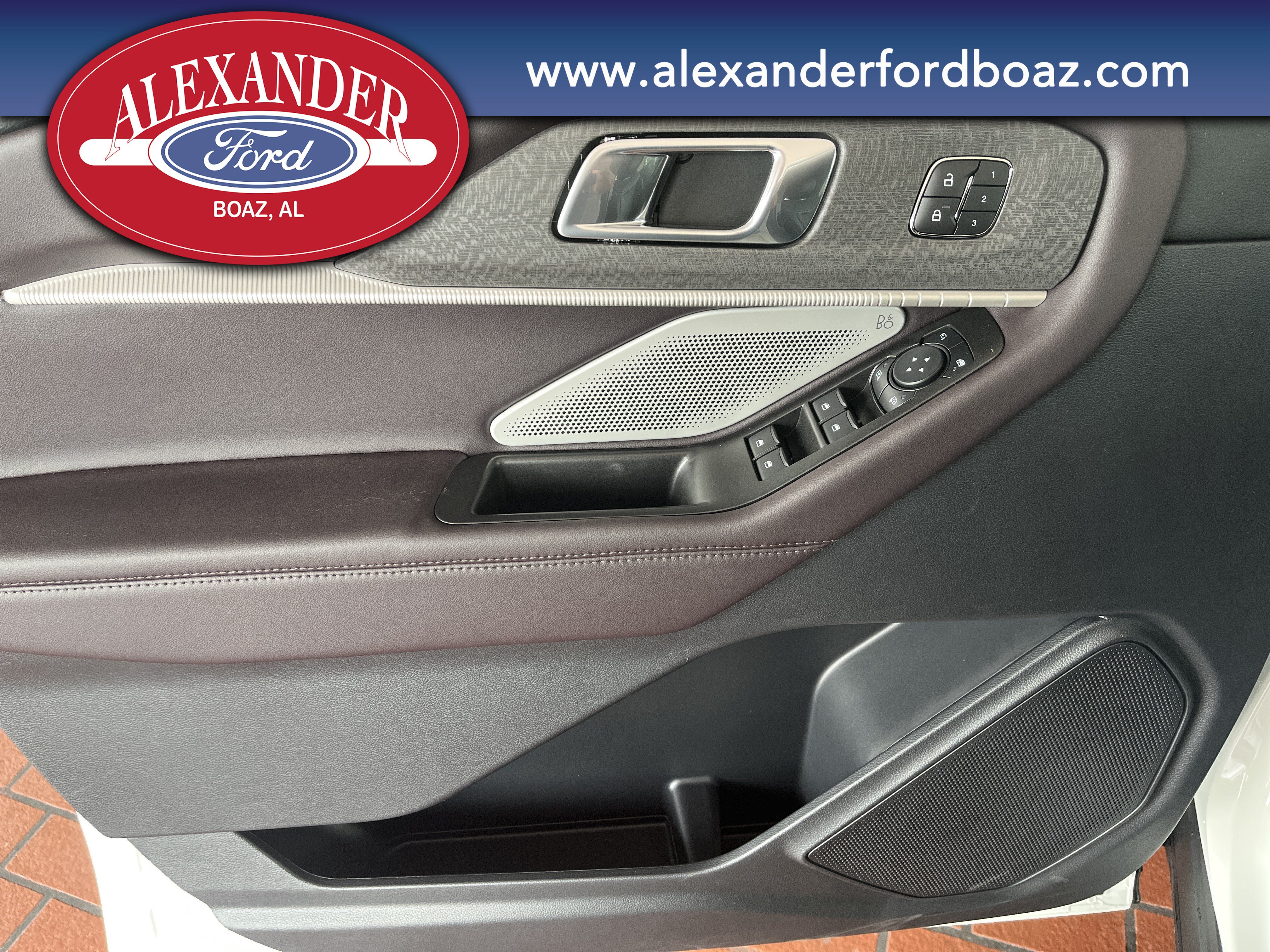 New 2027 Ford Explorer Platinum RWD image 10
