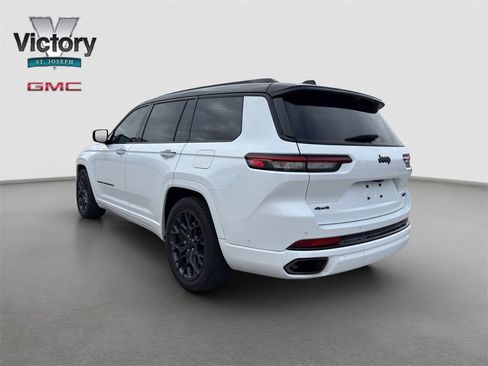 Used 2025 Jeep Grand Cherokee L Summit w/ Advanced Protech Group IV image 12