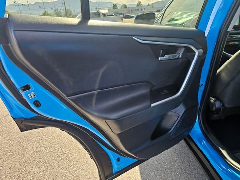 Used 2019 Toyota RAV4 XLE AWD/4WD image 12