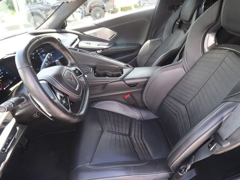 Used 2024 Chevrolet Corvette Stingray Premium Cpe w/ 3LT RWD image 2