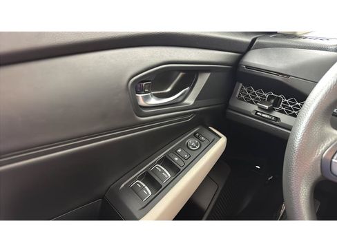 Used 2025 Honda Accord SE image 29