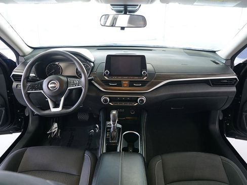 Used 2023 Nissan Altima 2.5 SV FWD image 16