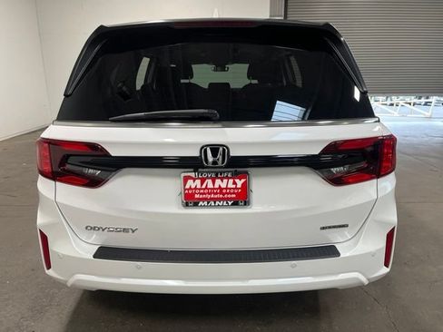 Used 2025 Honda Odyssey Touring image 4