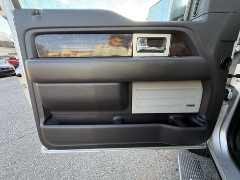 Used 2013 Ford F150 Platinum image 16