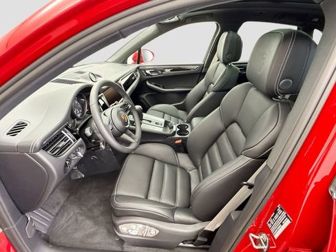 Used 2026 Porsche Macan AWD/4WD image 5