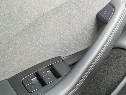 Used 2025 Tesla Model 3 RWD image 17