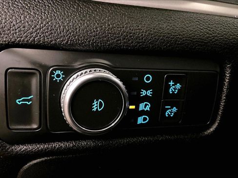 Certified 2022 Ford Explorer XLT w/ Equipment Group 202A image 31