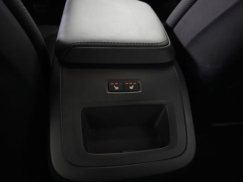Certified 2025 Volvo XC60 B5 Plus AWD/4WD image 33
