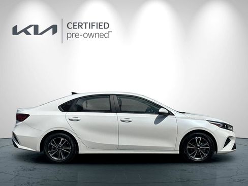 Certified 2024 Kia Forte LXS FWD image 3