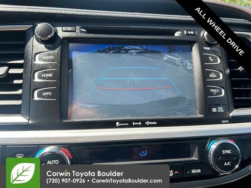Used 2017 Toyota Highlander XLE w/ Carpet Mat Package AWD/4WD image 29