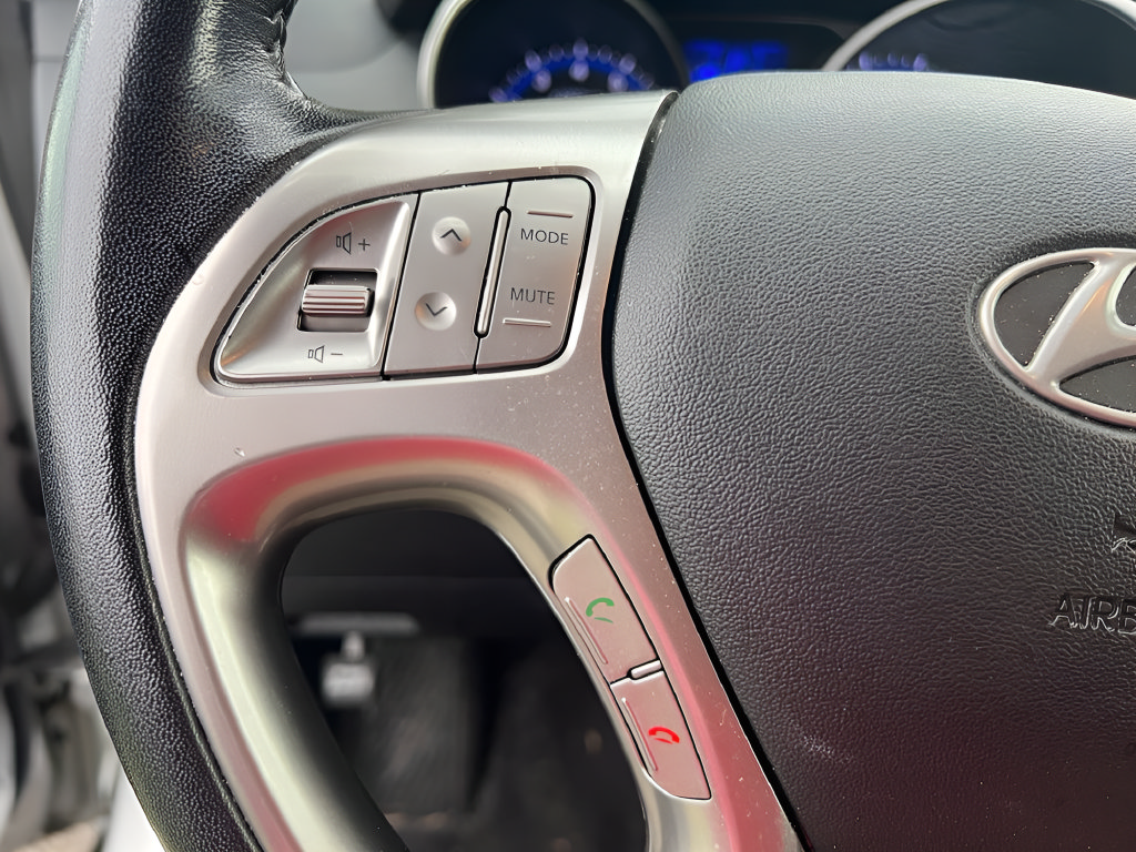 Used 2011 Hyundai Tucson Limited AWD/4WD image 20