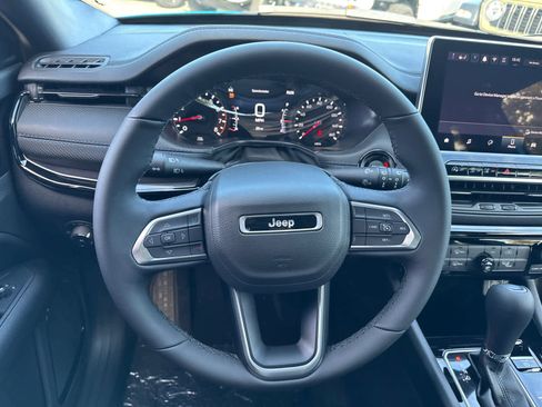 New 2026 Jeep Compass Latitude image 16