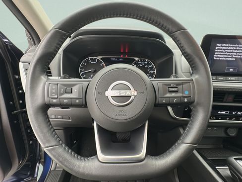 Used 2024 Nissan Rogue SV w/ SV Premium Package AWD/4WD image 16