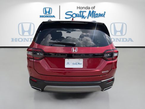 Certified 2023 Honda Pilot Touring image 6