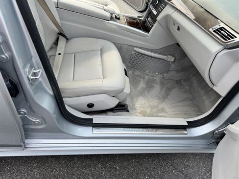 Used 2016 Mercedes-Benz E 350 E 350 4MATIC image 49