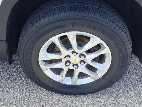 Used 2019 Chevrolet Traverse LT FWD image 29