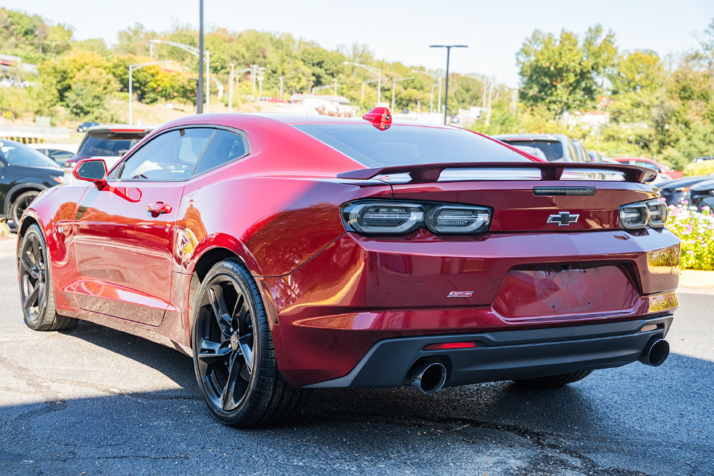 Used 2022 Chevrolet Camaro SS RWD image 5