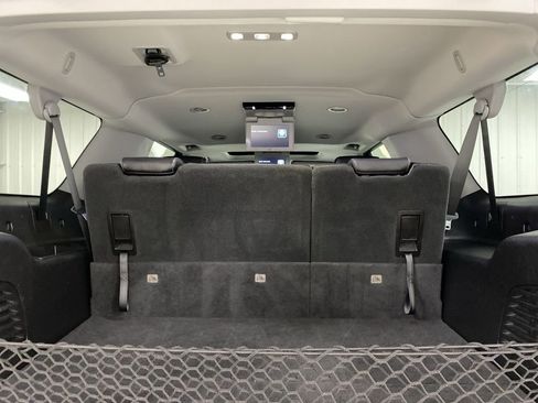 Used 2018 Chevrolet Suburban LT AWD/4WD image 25