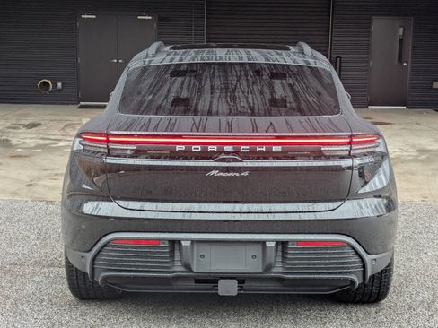New 2026 Porsche Macan 4 Electric AWD/4WD image 10